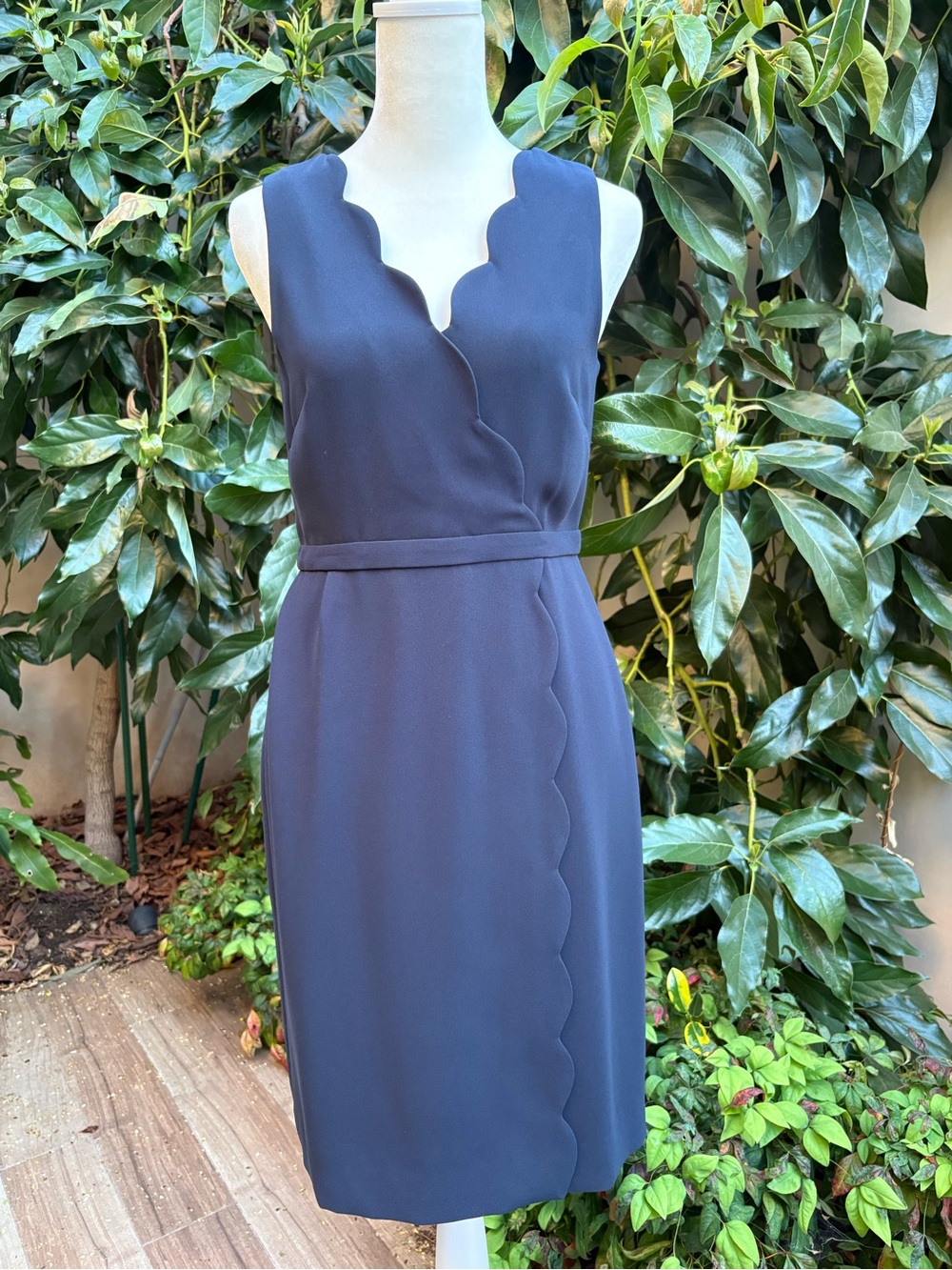 NWT J.Crew Navy Scalloped Edge Crepe Dress Size 0 - Picture 1 of 7